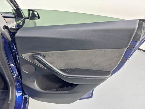 Used 2023 Tesla Model Y Long Range image 46