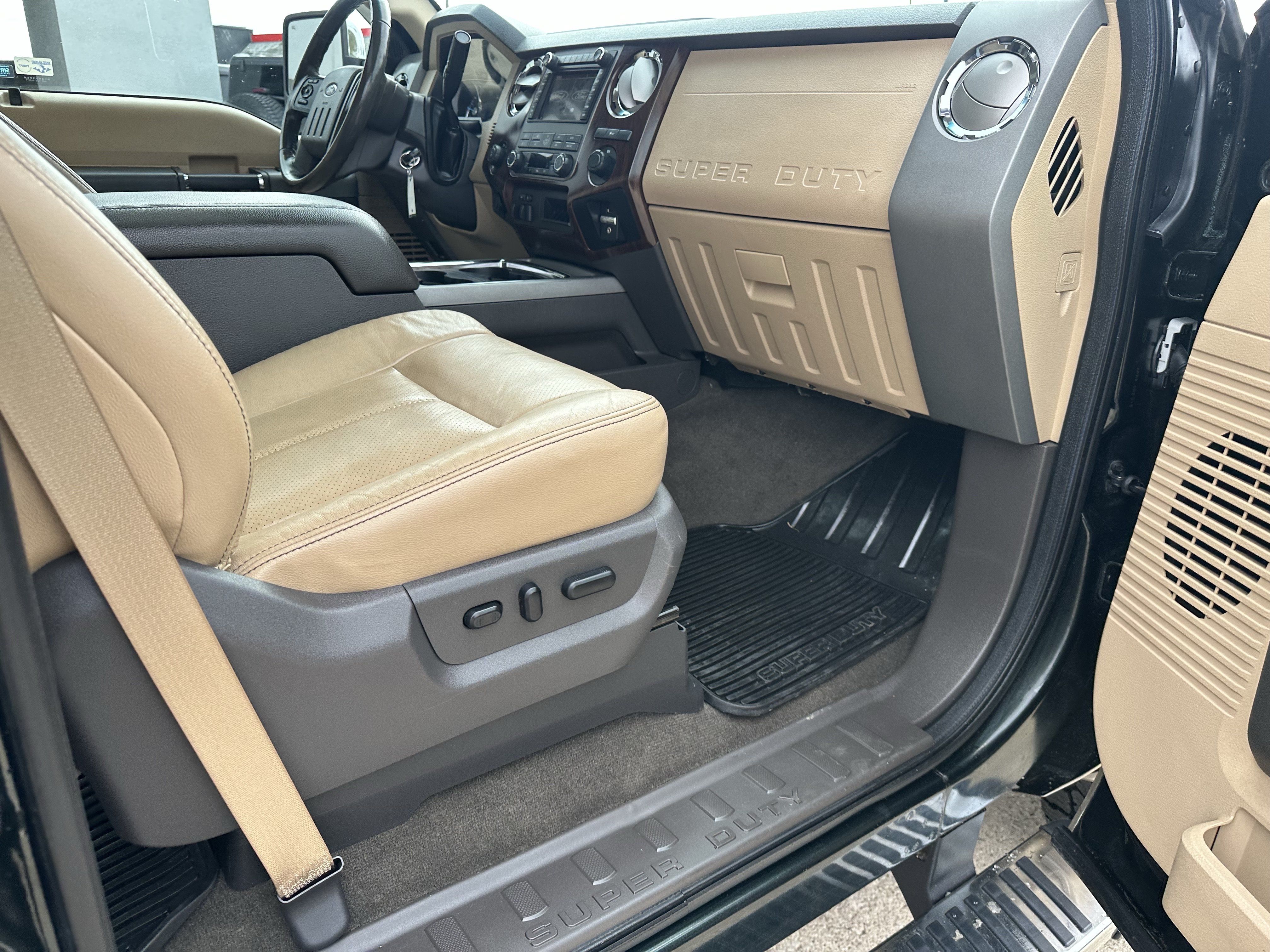 Used 2012 Ford F250 Lariat w/ Lariat Ultimate Pkg AWD/4WD image 3