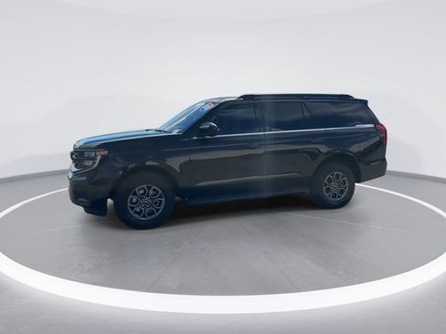 Certified 2025 Ford Expedition Active RWD image 3