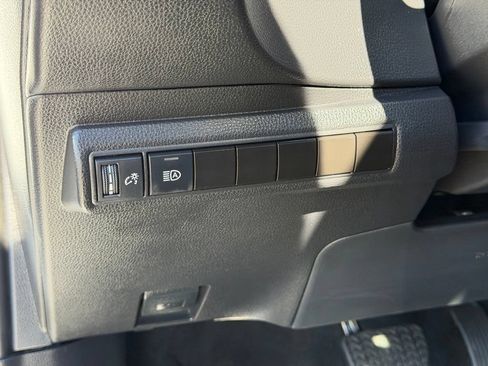 Used 2025 Toyota Corolla LE FWD image 15