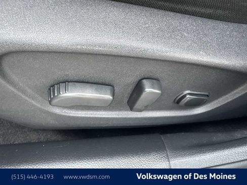 Used 2018 Nissan Rogue SV image 24