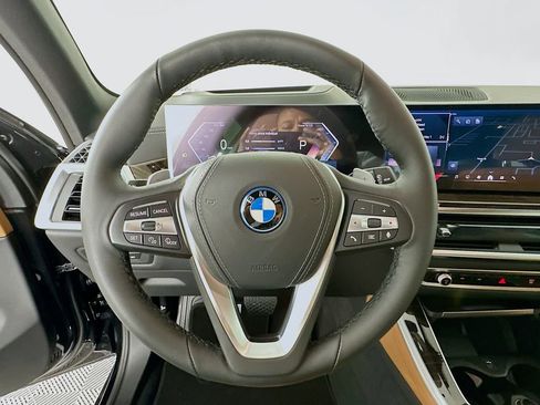 New 2026 BMW X5 xDrive50e image 10
