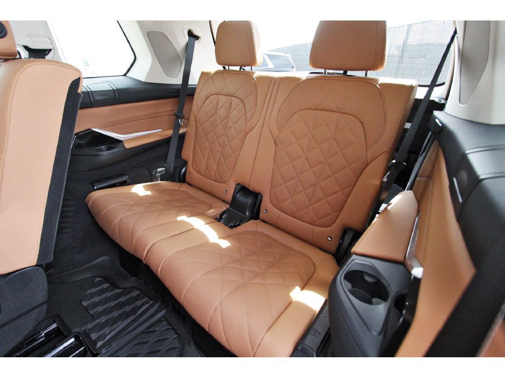 Used 2026 BMW X7 xDrive40i AWD/4WD image 13