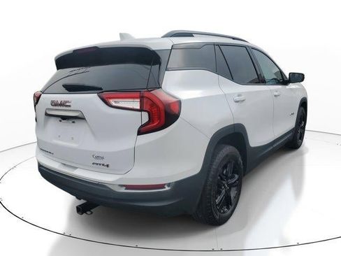 Used 2022 GMC Terrain AT4 image 3