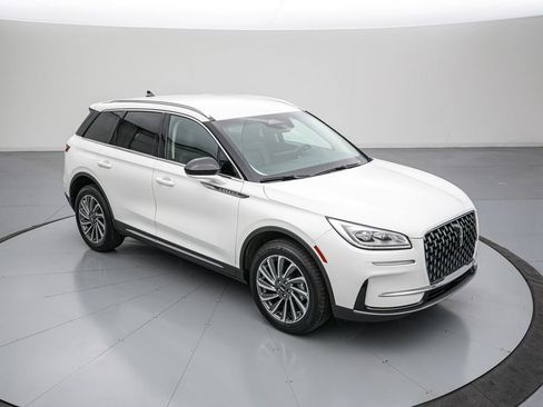 Used 2023 Lincoln Corsair Reserve FWD image 3