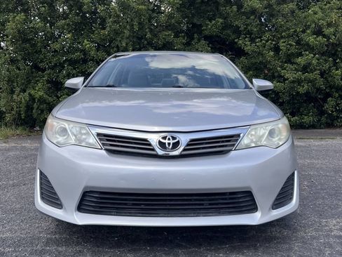 Used 2014 Toyota Camry FWD image 11