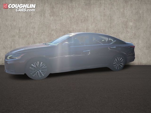 Certified 2025 Nissan Altima 2.5 SV FWD image 4