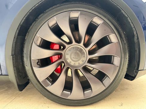 Used 2021 Tesla Model Y Performance image 42