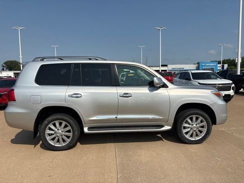 Used 2011 Lexus LX 570 4WD image 2