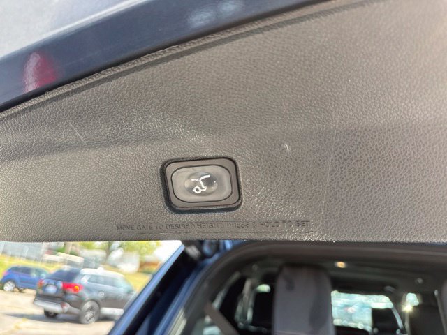 Used 2018 Ford Explorer XLT w/ Equipment Group 202A FWD image 11