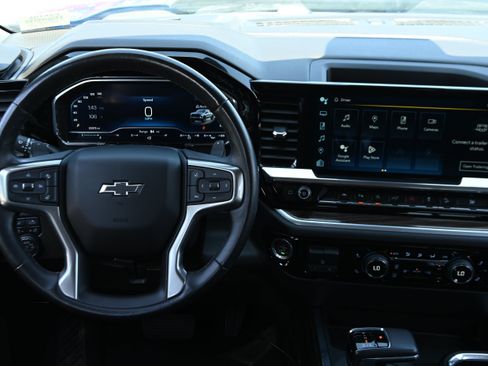 Used 2022 Chevrolet Silverado 1500 LT Trail Boss w/ LT Trail Boss Premium Package AWD/4WD image 16