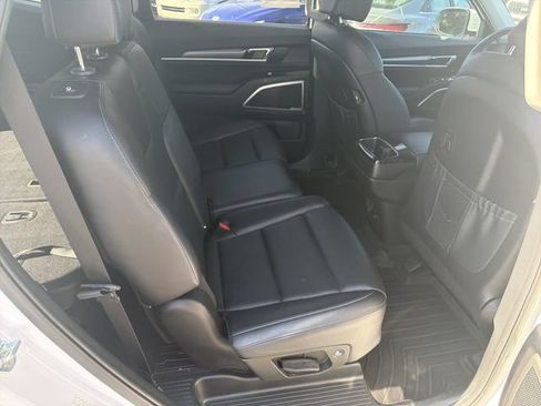 Used 2022 Kia Telluride LX AWD/4WD image 17