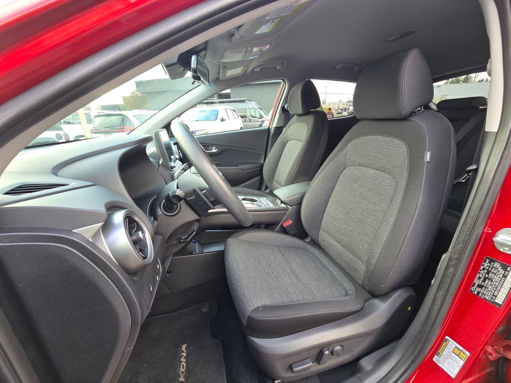 Used 2023 Hyundai Kona SE FWD image 19