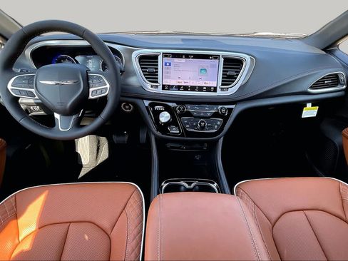 New 2026 Chrysler Pacifica Pinnacle FWD image 5