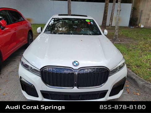 Used 2020 BMW 740i w/ M Sport Package RWD image 10