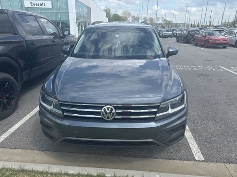 Used 2021 Volkswagen Tiguan S image 2