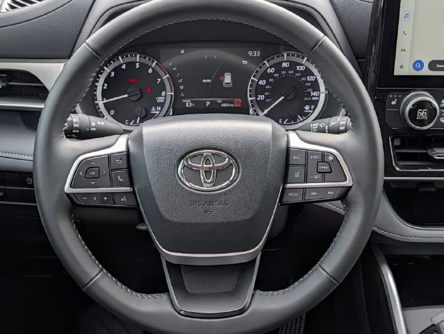 Certified 2026 Toyota Highlander XLE AWD/4WD image 13