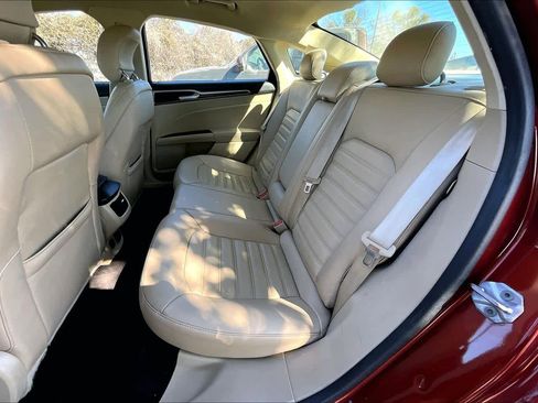 Used 2014 Ford Fusion SE w/ Equipment Group 202A image 21