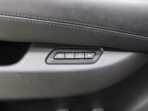 Used 2017 Cadillac Escalade ESV Luxury image 12