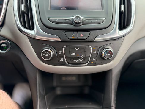 Used 2022 Chevrolet Equinox LT FWD image 40