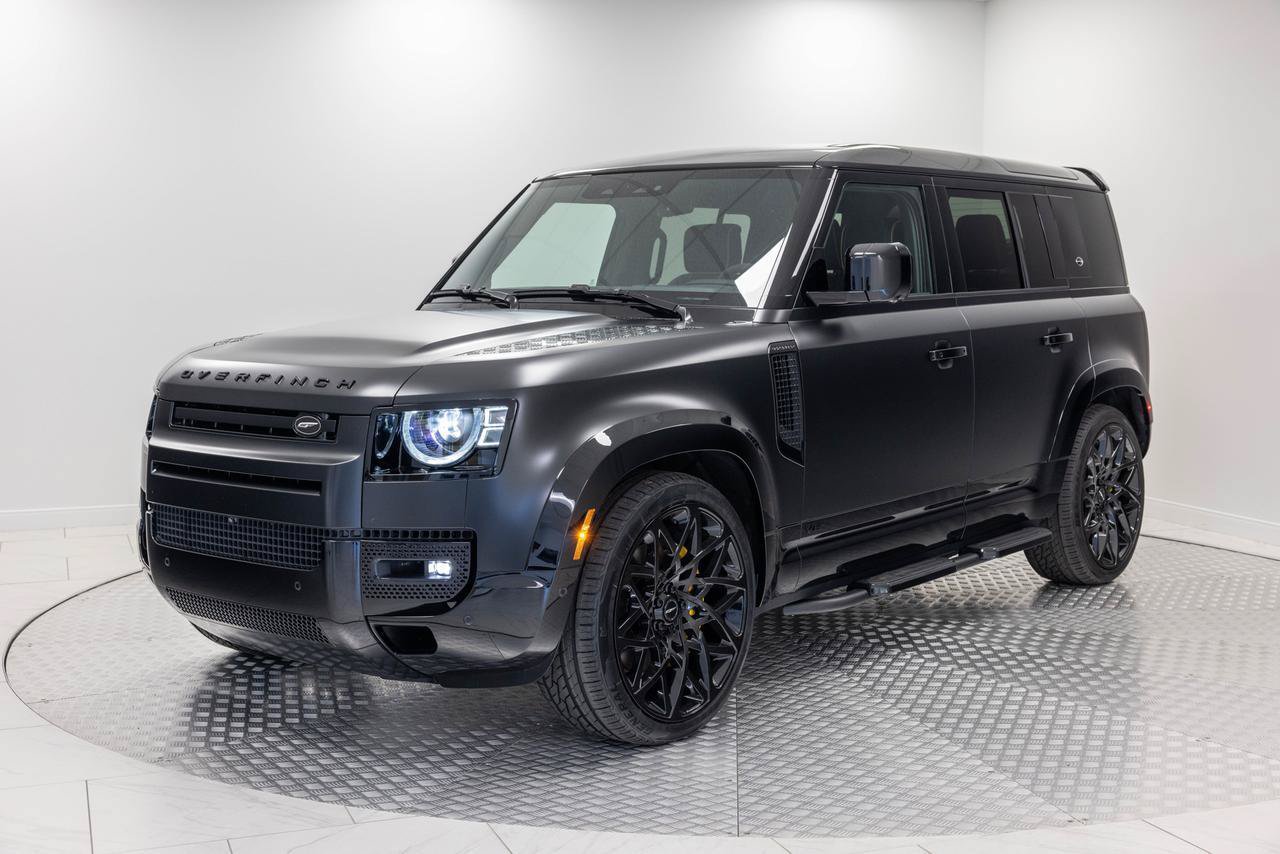 Used 2023 Land Rover Defender 110 V8 AWD/4WD image 1