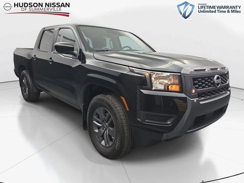 Used 2025 Nissan Frontier SV RWD image 1