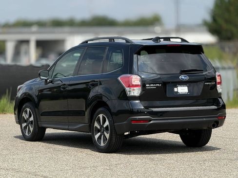 Used 2017 Subaru Forester 2.5i Limited AWD/4WD image 10