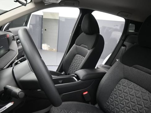 Used 2025 Nissan Kicks SV FWD image 15