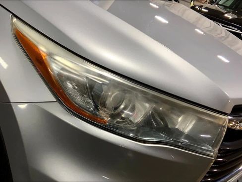 Used 2015 Toyota Highlander XLE AWD/4WD image 28