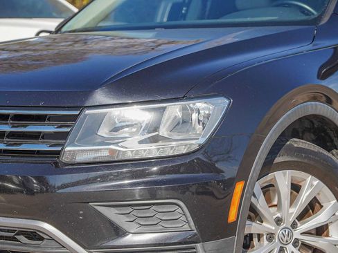 Used 2018 Volkswagen Tiguan SE image 3