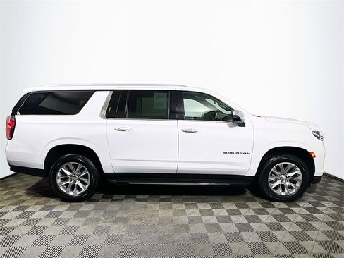 Used 2023 Chevrolet Suburban Premier image 9