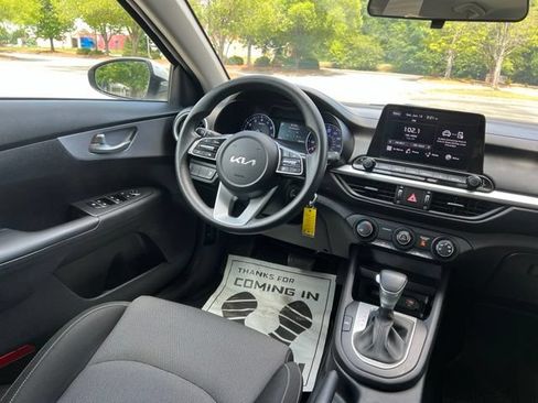Used 2024 Kia Forte LXS FWD image 27