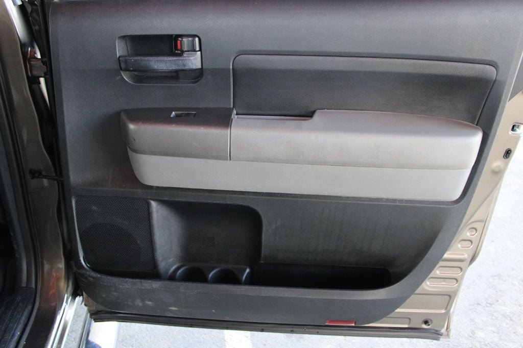Used 2013 Toyota Tundra 2WD CrewMax w/ Tow Pkg image 15