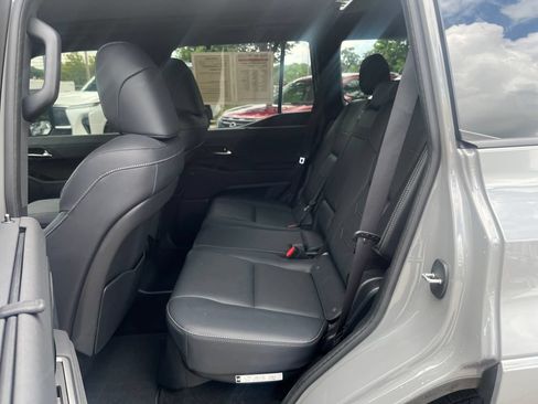 Used 2025 Lexus GX 550 w/ Accessory Package (Z1) AWD/4WD image 25