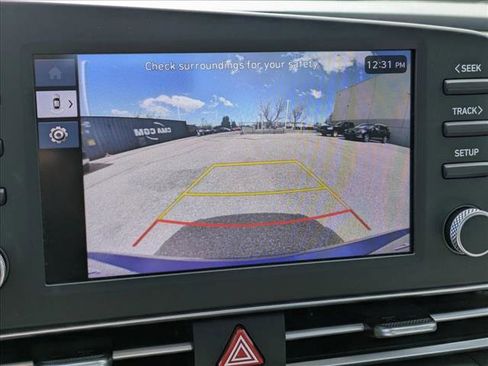 Used 2024 Hyundai Elantra SE image 13