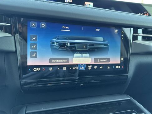 New 2025 Lincoln Navigator Reserve image 19