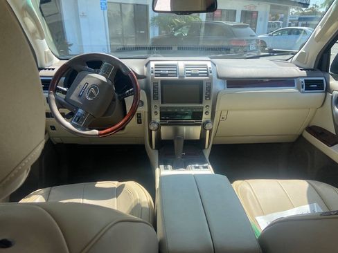 Used 2011 Lexus GX 460 w/ Convenience Pkg AWD/4WD image 8