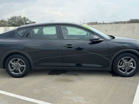 Used 2025 Kia K4 LXS image 13