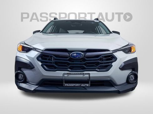 Used 2024 Subaru Crosstrek 2.0i Premium AWD/4WD image 2