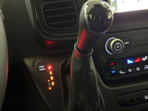 Used 2025 RAM ProMaster 3500 w/ Convenience Group FWD image 17