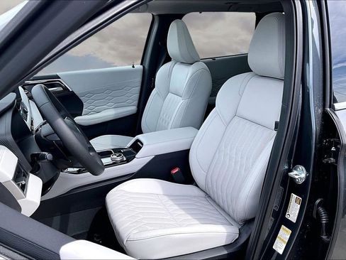 New 2026 Mitsubishi Outlander SEL image 9