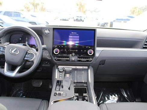Certified 2025 Lexus GX 550 w/ Accessory Package (32) AWD/4WD image 10