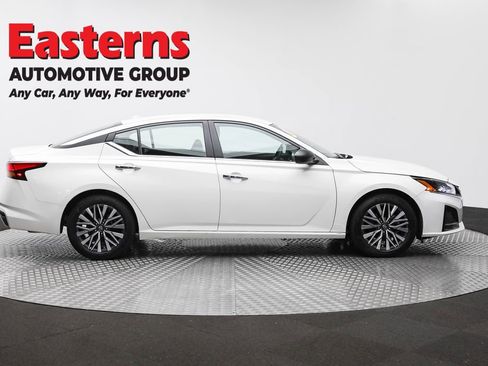 Used 2025 Nissan Altima 2.5 SV image 4