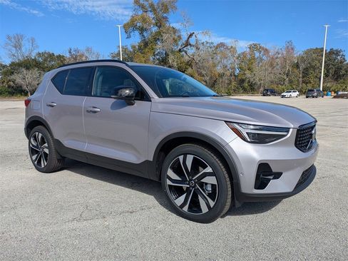 New 2026 Volvo XC40 B5 Ultra w/ Protection Package Premier image 8