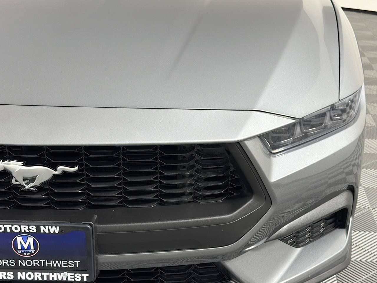 Used 2025 Ford Mustang Premium RWD image 4