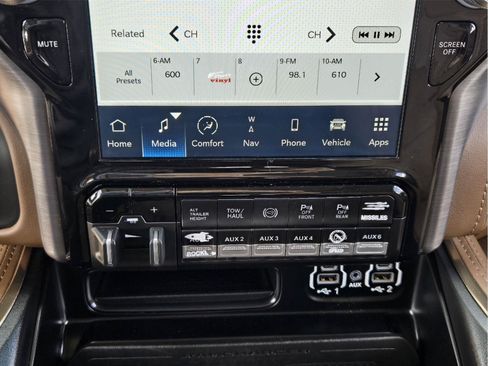 Used 2024 RAM 2500 Limited w/ Safety Group AWD/4WD image 18