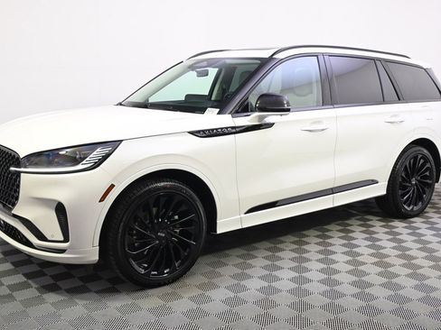 New 2026 Lincoln Aviator Reserve image 2