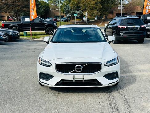 Used 2021 Volvo S60 T6 Momentum image 9