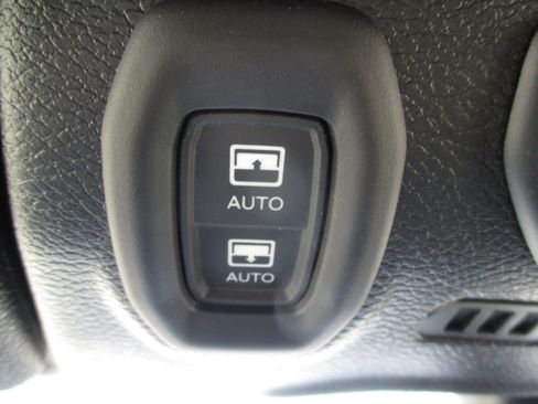 Used 2023 Jeep Wrangler Unlimited Sport w/ Sun And Sound Package AWD/4WD image 14