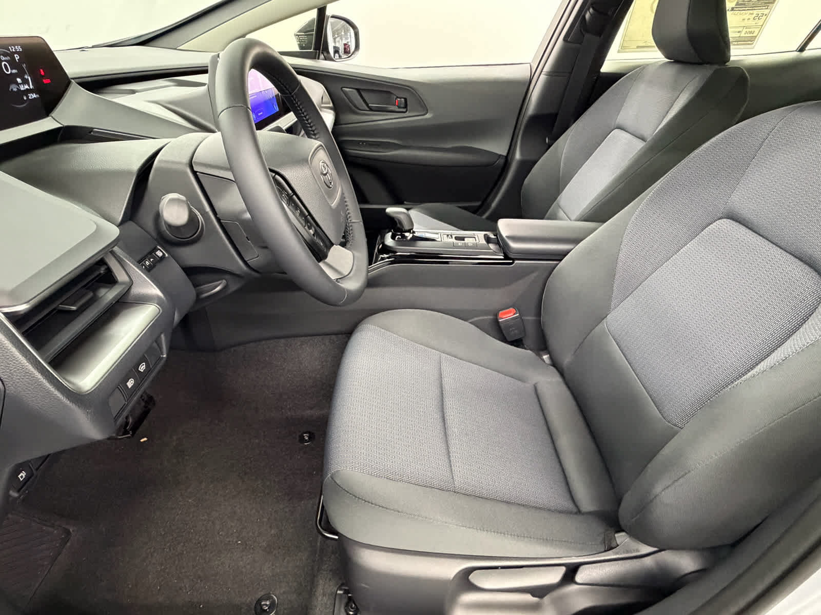 New 2027 Toyota Prius LE FWD image 17